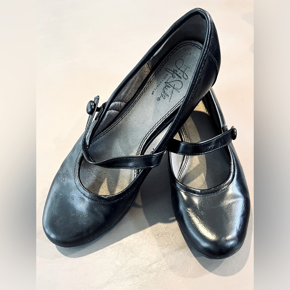 Life Stride, Black Mary Jane Flats, Size 8M